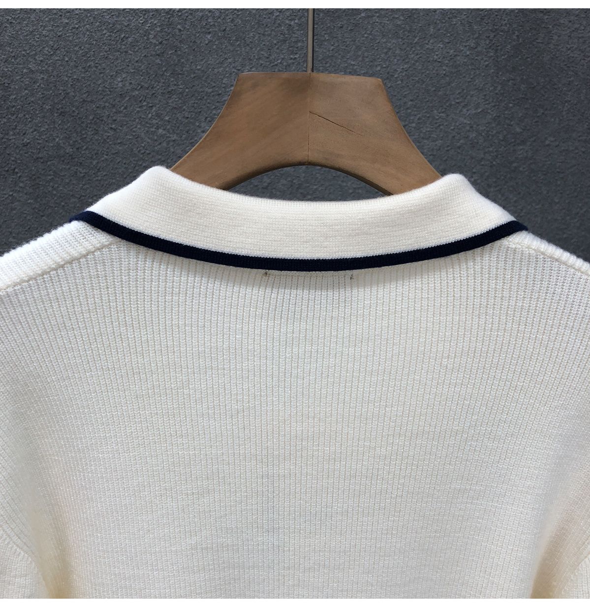 WHITE COLLAR KNIT POLO T-SHIRT